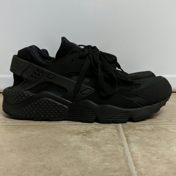 nike huarache triple black mens